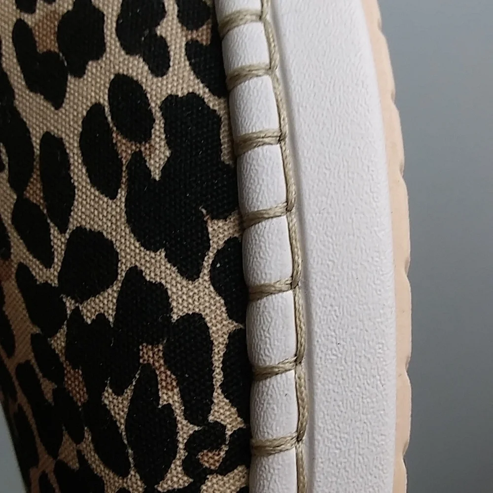 Cloudsteppers By Clarks Step Glow Jade 9W  Whipstitch Shoes Leopard Print